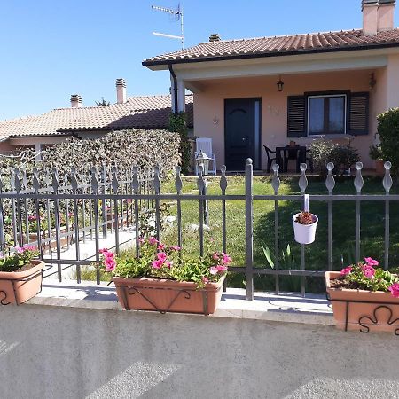 Residence Ai Campi Da Golf Saturnia Eksteriør billede