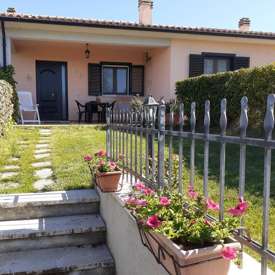 Residence Ai Campi Da Golf Saturnia Eksteriør billede