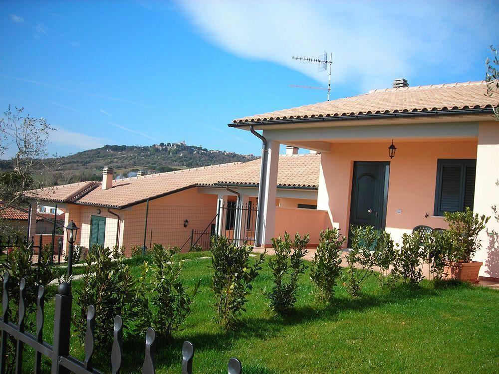 Residence Ai Campi Da Golf Saturnia Eksteriør billede