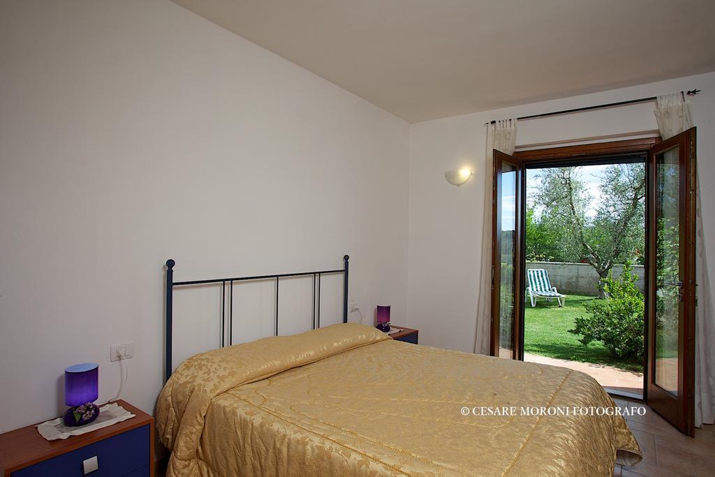 Residence Ai Campi Da Golf Saturnia Værelse billede