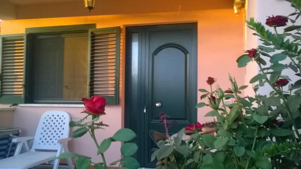 Residence Ai Campi Da Golf Saturnia Eksteriør billede