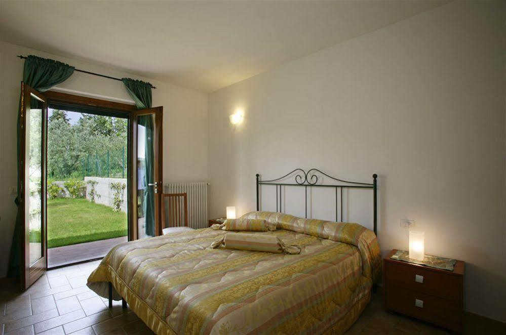 Residence Ai Campi Da Golf Saturnia Eksteriør billede
