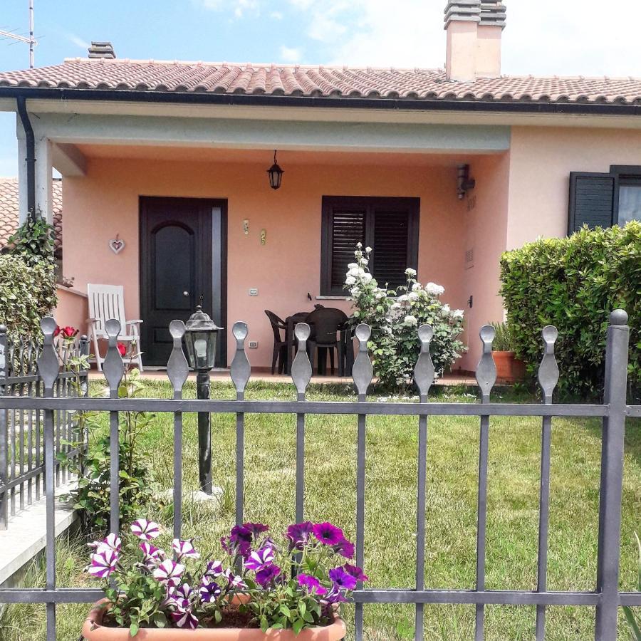 Residence Ai Campi Da Golf Saturnia Eksteriør billede